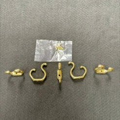 5 Pack Hooks Small 1 3/8 X1 1/4"